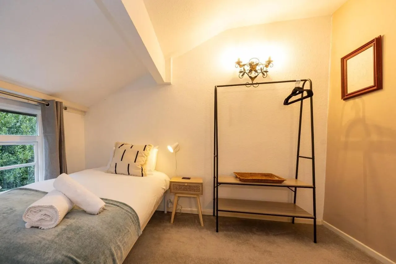 Guestready - Elegant Home In Manchester